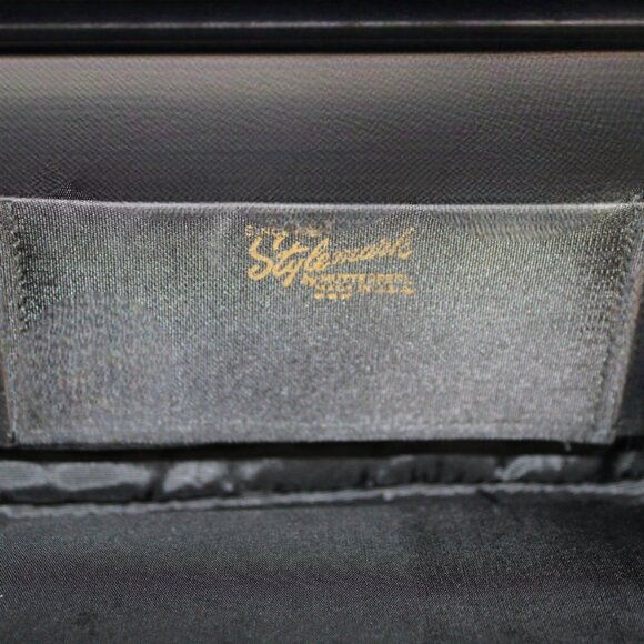 Stylemark by Mutterperl Vintage Ruby Red Velvet Patent Blend Styling Clutch - Picture 7 of 11